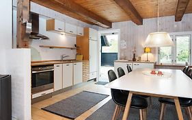 6 Person Holiday Home In R M